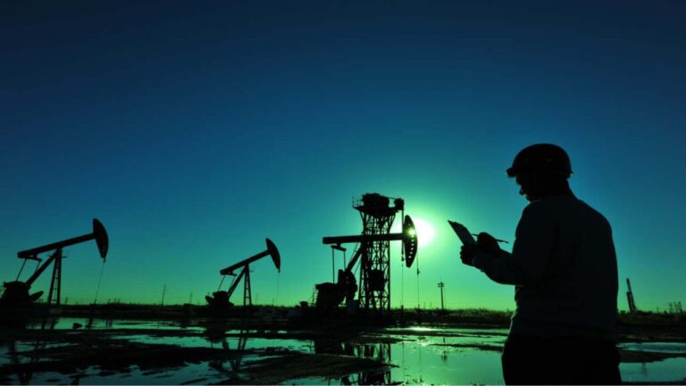 OPEP revisa ligeramente a la baja demanda mundial de petróleo