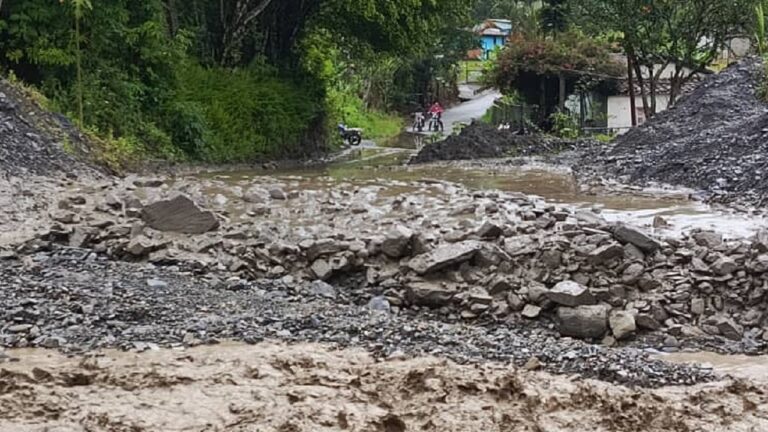 Lluvias causaron estragos en comercios y vías públicas de Mérida