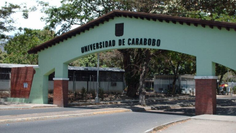 Trabajadores de la Universidad de Carabobo exigen aumento salarial y protección laboral