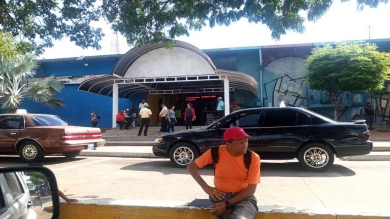 Reportan normalidad en terminal de pasajeros de Coro