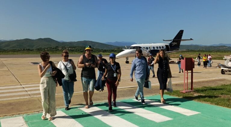 Inauguran vuelo entre Cumaná y Porlamar