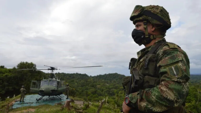 Ejército denuncia que más de 100 soldados fueron retenidos en Colombia