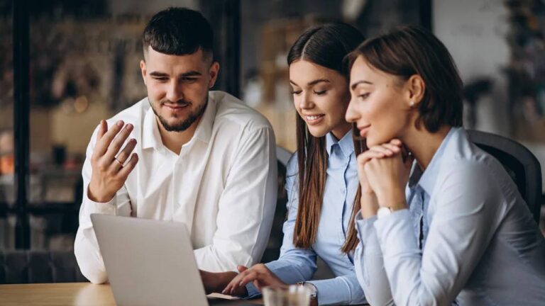 Experto asegura que millennials y la generación Z muestran menos lealtad a la organizaciones laborales
