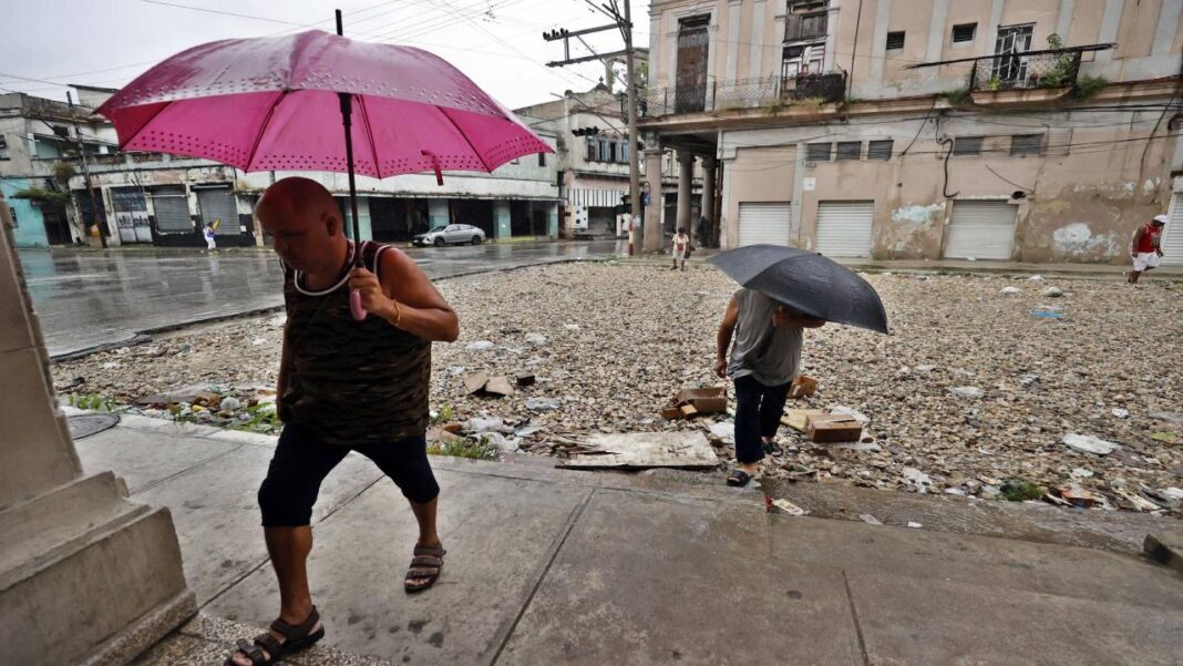 Helene deja huellas visibles de su paso cercano al oeste de Cuba