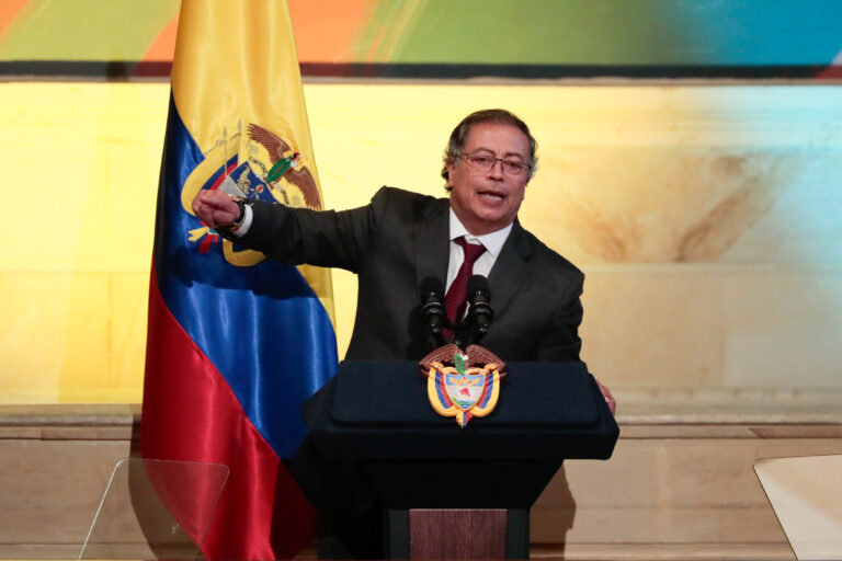 Petro considera que el ataque del ELN en Arauca «cierra un proceso de paz con sangre»