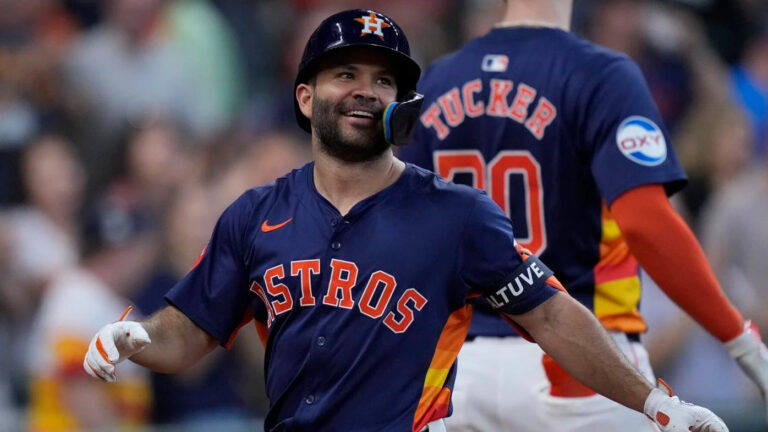 José Altuve alcanzó el 20/20 por tercera vez en su carrera