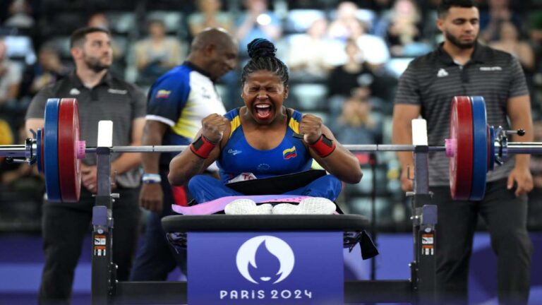 Clara Fuentes Monasterio obtiene el oro con récord paralímpico en halterofilia