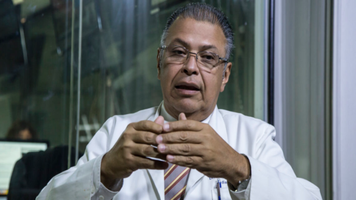 Huniades-Urbina Academia Nacional de Medicina informa que se ha visto "en el boca a boca" un repunte casos de covid