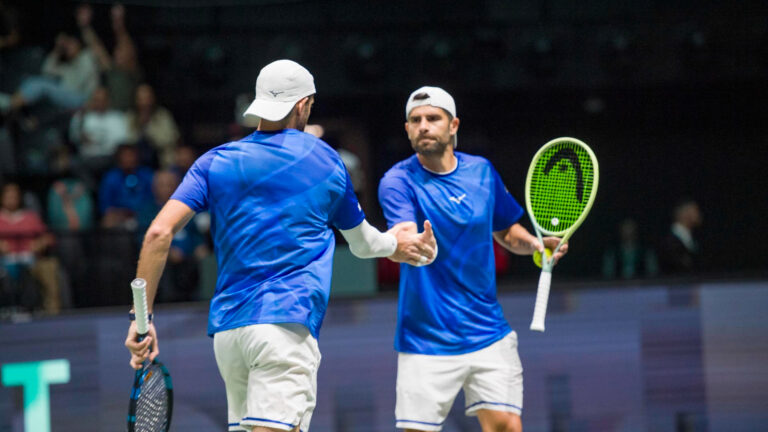 Vavassori y Bolelli acercan a Italia a la fase final