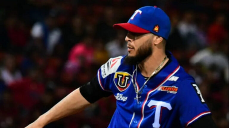 Tiburones anunció la contratación del relevista Jesús Pirela