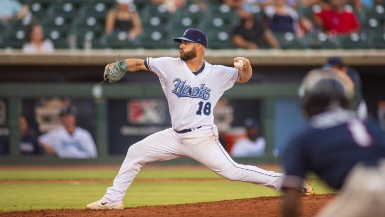 Julio Robaina es el quinto importado de Leones del Caracas para la temporada