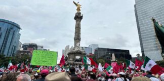 Ciudadanos en México se movilizan en contra de la reforma judicial