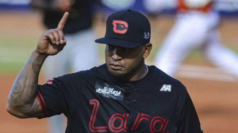 Néstor Molina firmó con Águilas del Zulia