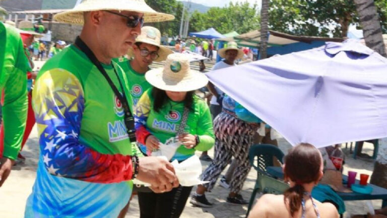 Realizaron «limpieza submarina» en 450 playas del país