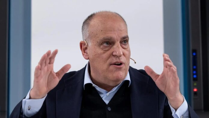 Tebas sobre la huelga: "Está en peligro la salud y la industria del fútbol"