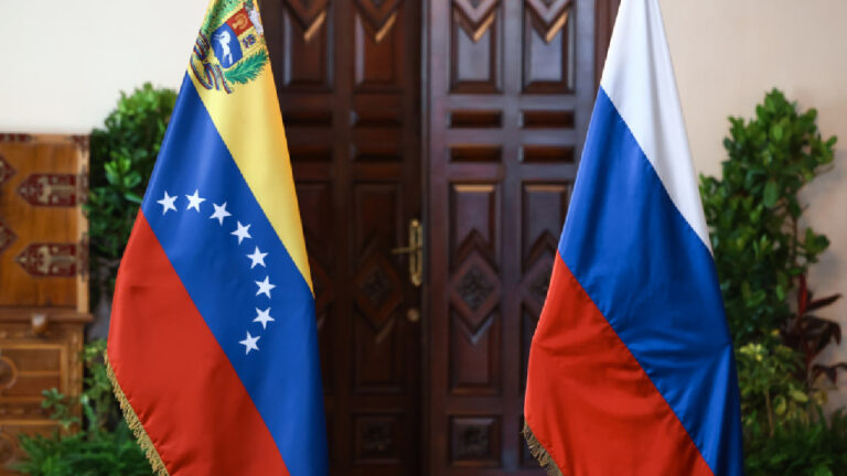 Venezuela y Rusia apuestan por «fortalecer la alianza política» y la cooperación económica