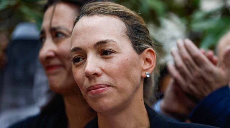 Hija de Edmundo González leyó carta de su padre en concentración opositora en Madrid