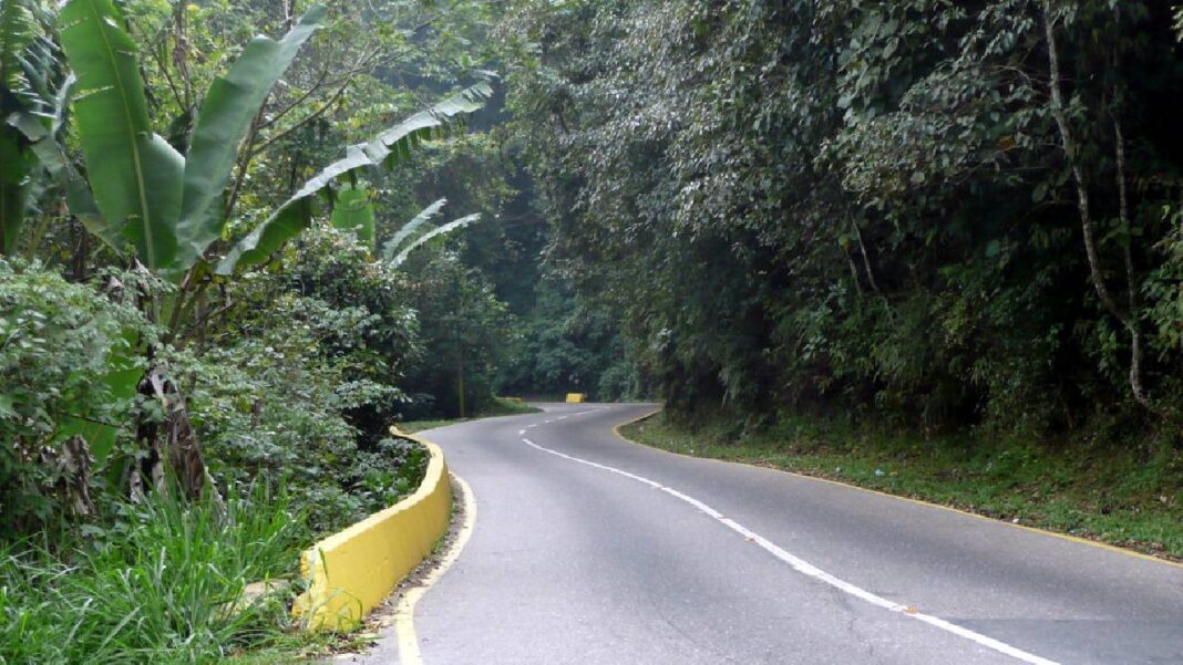 Cierran de manera preventiva carretera hacia Ocumare de la Costa y choroni en Aragua