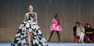 Carolina Herrera expone en Nueva York una colección floral con un guiño a Georgia O’Keeffe
