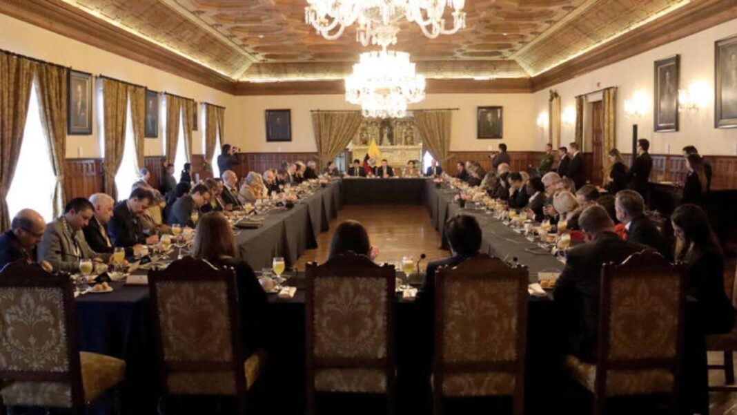 El Parlamento aprueba ley de energía en Ecuador, que mantiene apagones de hasta 14 horas