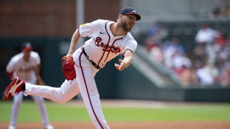 Bravos no incluyeron a Chris Sale en el roster para la Serie de Comodín