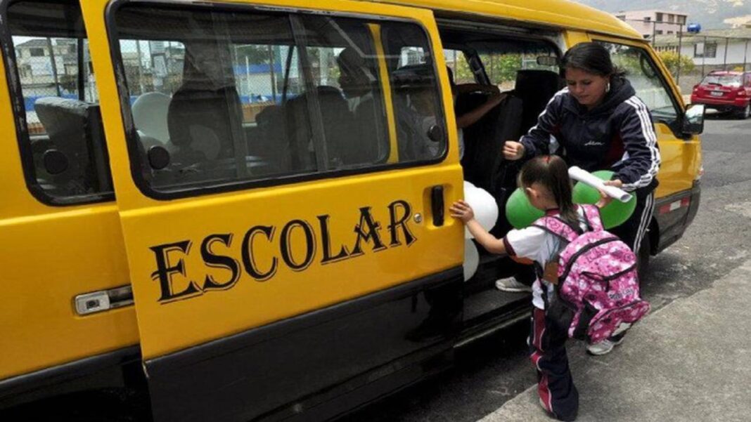 Disponer de un transporte escolar en Venezuela tiene un costo de mínimo 30 dólares