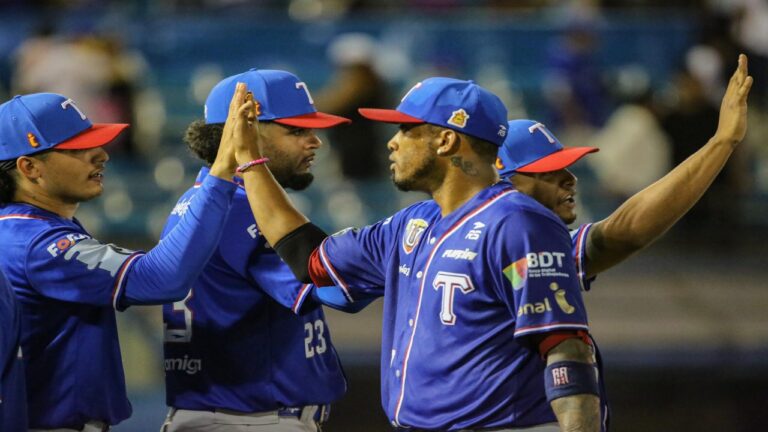 Tiburones cobró venganza y hundió a la nave turca en su puerto