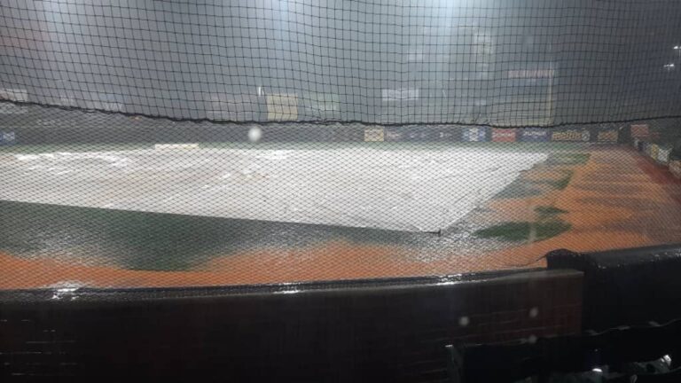 La lluvia impidió la culminación del Leones vs Caribes