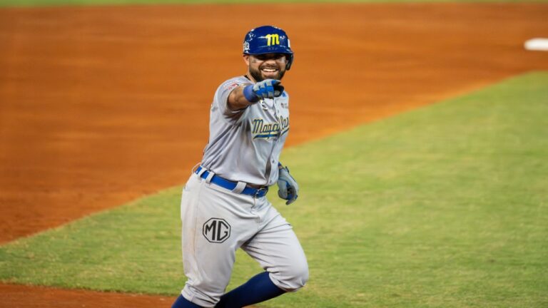Magallanes hizo sonar sus cañones para acabar con Cardenales