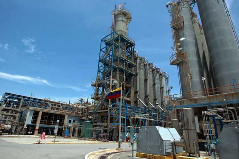 Experto ve grandes posibilidades de potenciar el mercado petroquímico