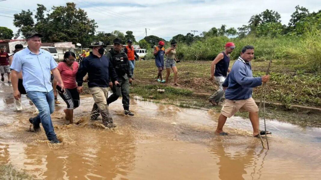 Más de 25 familias de tres comunidades en Ciudad Bolívar resultaron afectadas por las lluvias este fin de semana