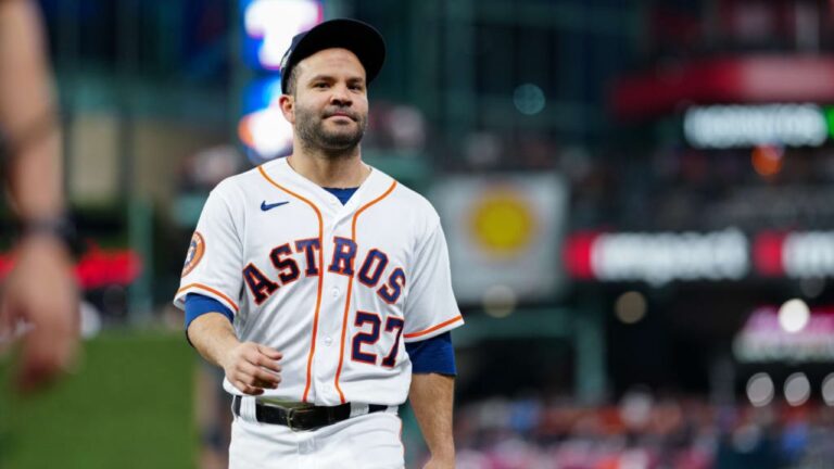 José Altuve se convirtió en el tercer bateador con más hits en la historia de la postemporada