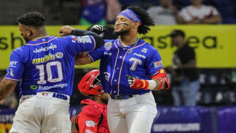 Tiburones blanqueó al Zulia para escaparse en la cima de la LVBP