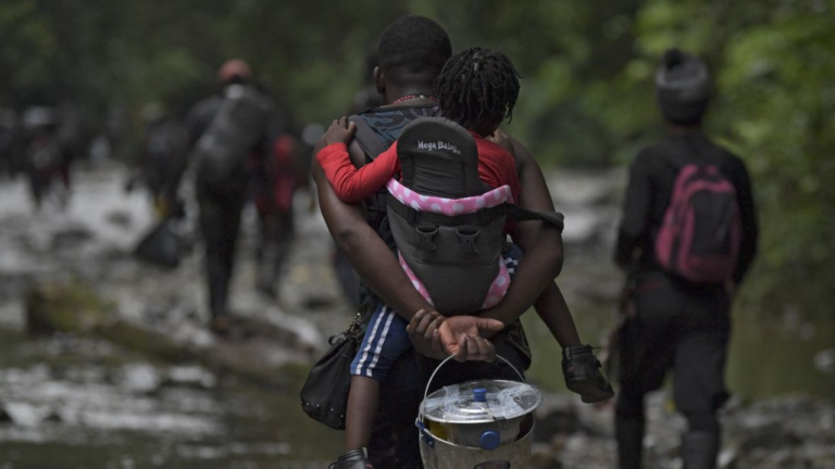 Estudio: El 40 % de las familias migrantes reportan haber sufrido violencia en México