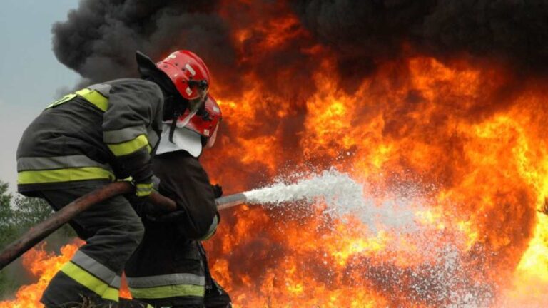 Regresan a Venezuela especialistas que apoyaron combate de incendios en Bolivia