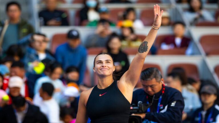 Sabalenka se impusp a Keys y avanza a cuartos en Beijing