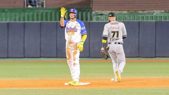 Tiburones y Leones igualaron en duelo de pretemporada en Macuto