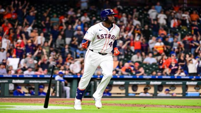 Astros recuperan a Yordan Álvarez para le Serie de Comodín