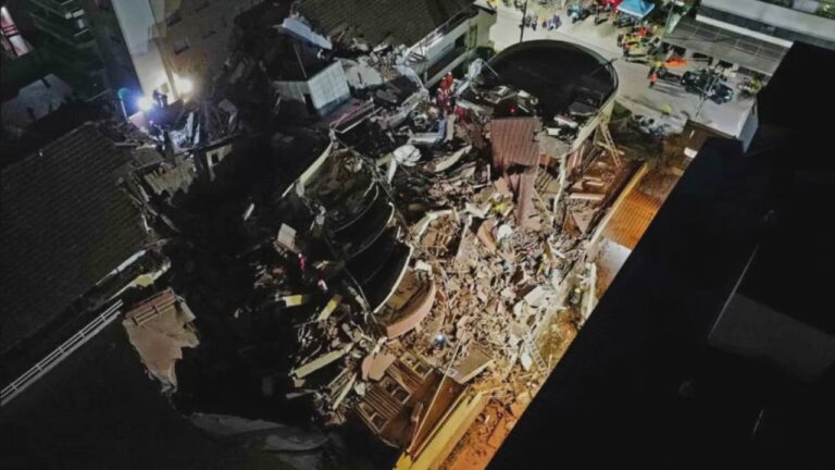 Se desplomó un edificio de 10 pisos en Argentina: Bomberos buscan personas atrapadas