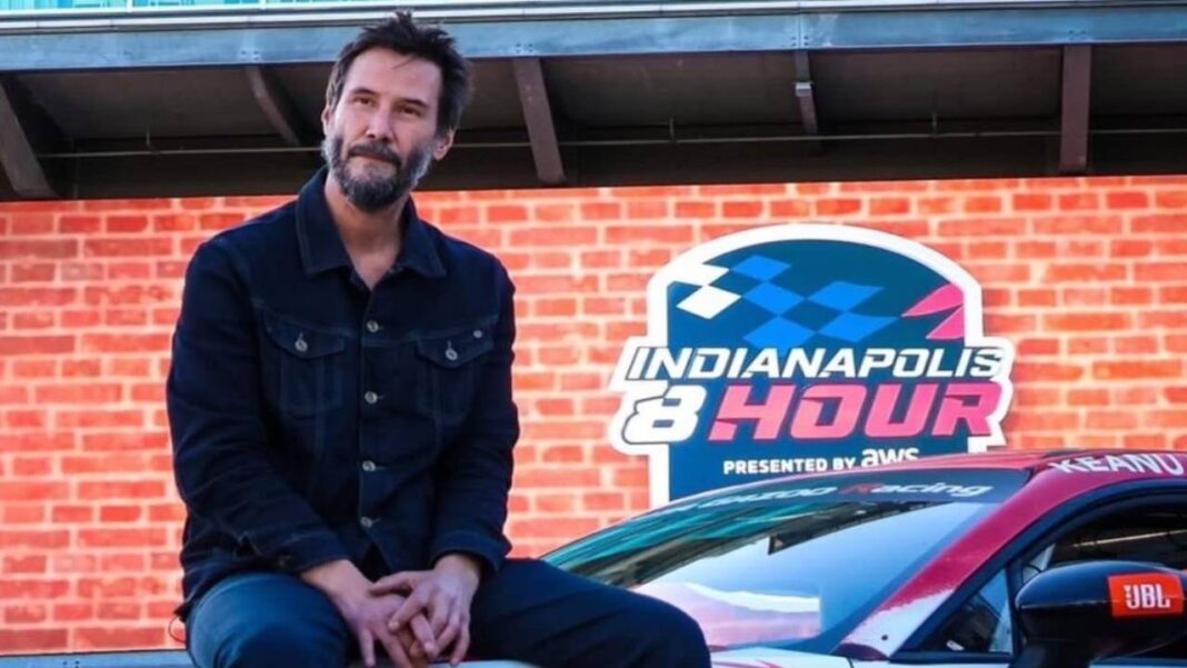 El actor Keanu Reeves debuta en carrera de autos de Indianápolis con un trompo