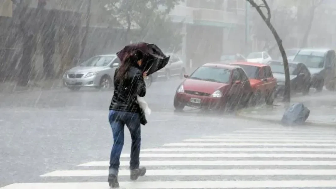 México avisa que tormenta Rafael se debilitará durante el fin de semana