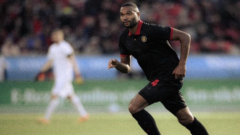 Bayer Leverkusen se dejó puntos en el camino con Holstein Kiel