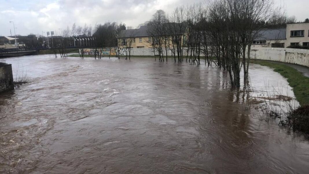 Hallan un cuerpo arrastrado por las inundaciones de la tormenta Bert en el Reino Unido