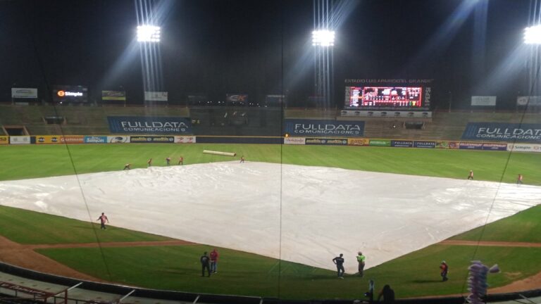 El choque entre Tigres y Águilas fue suspendido por la lluvia