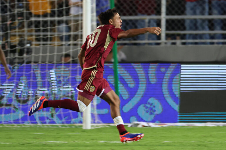 Venezuela hizo valer su localía y firmó histórico empate frente a Brasil