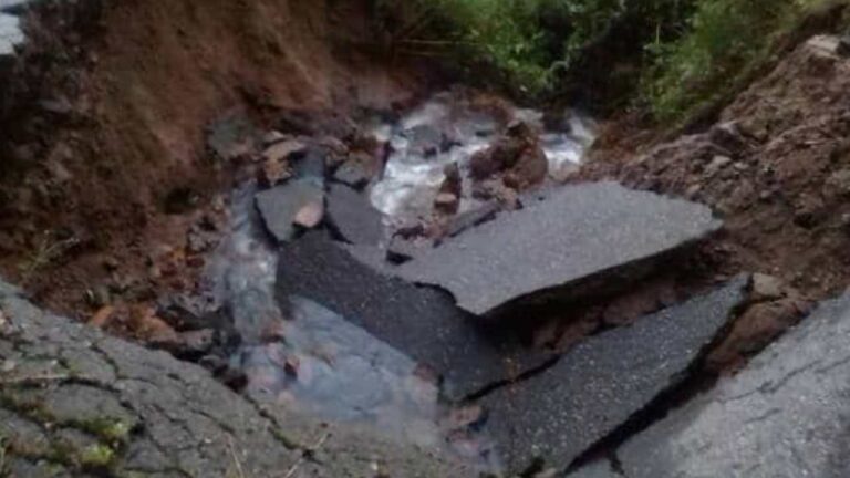 Colapsó vía principal en Mérida por intensas lluvias