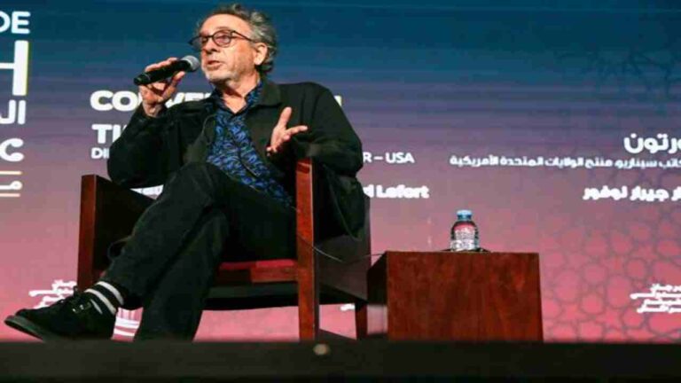Tim Burton: Todos pensaban que ‘Mars Attacks’ era absurda pero se está volviendo realidad