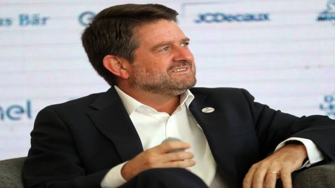 andidato oficialista Claudio Orrego es reelecto como gobernador de la Región de Santiago