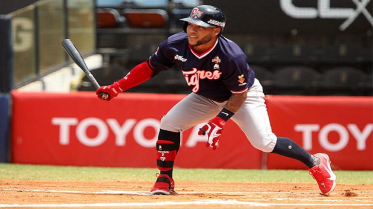 Alexi Amarista llega a los Bravos vía cambio por David Rodríguez y José Suárez