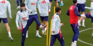 Cubarsí y Morata se suman al grupo en el último entrenamiento antes de la expedición